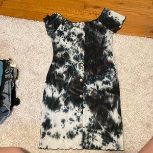 Black-and-white tie-dye dress